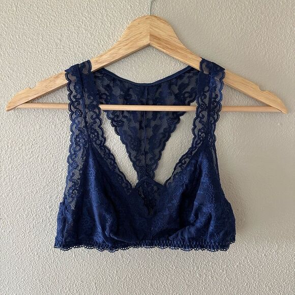 Victoria’s Secret Navy Blue Lace Bralette Size M - Picture 1 of 3